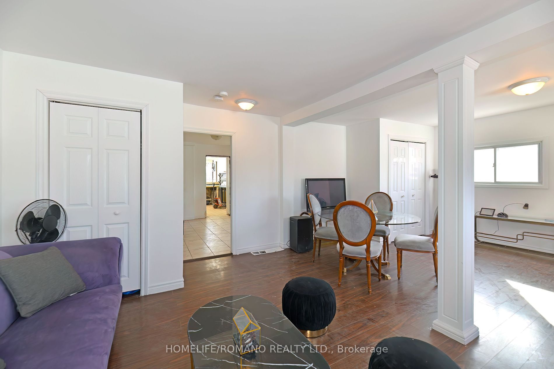 248 Bloor St E Property Photo 5