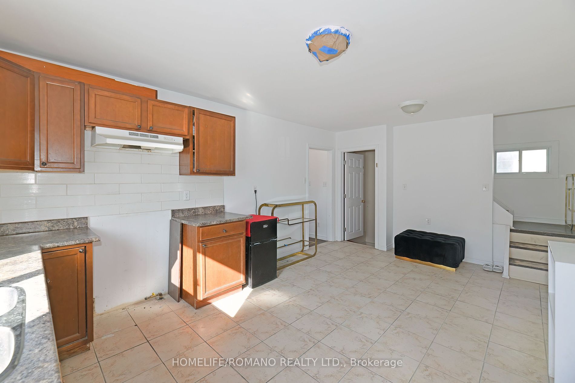 248 Bloor St E Property Photo 7