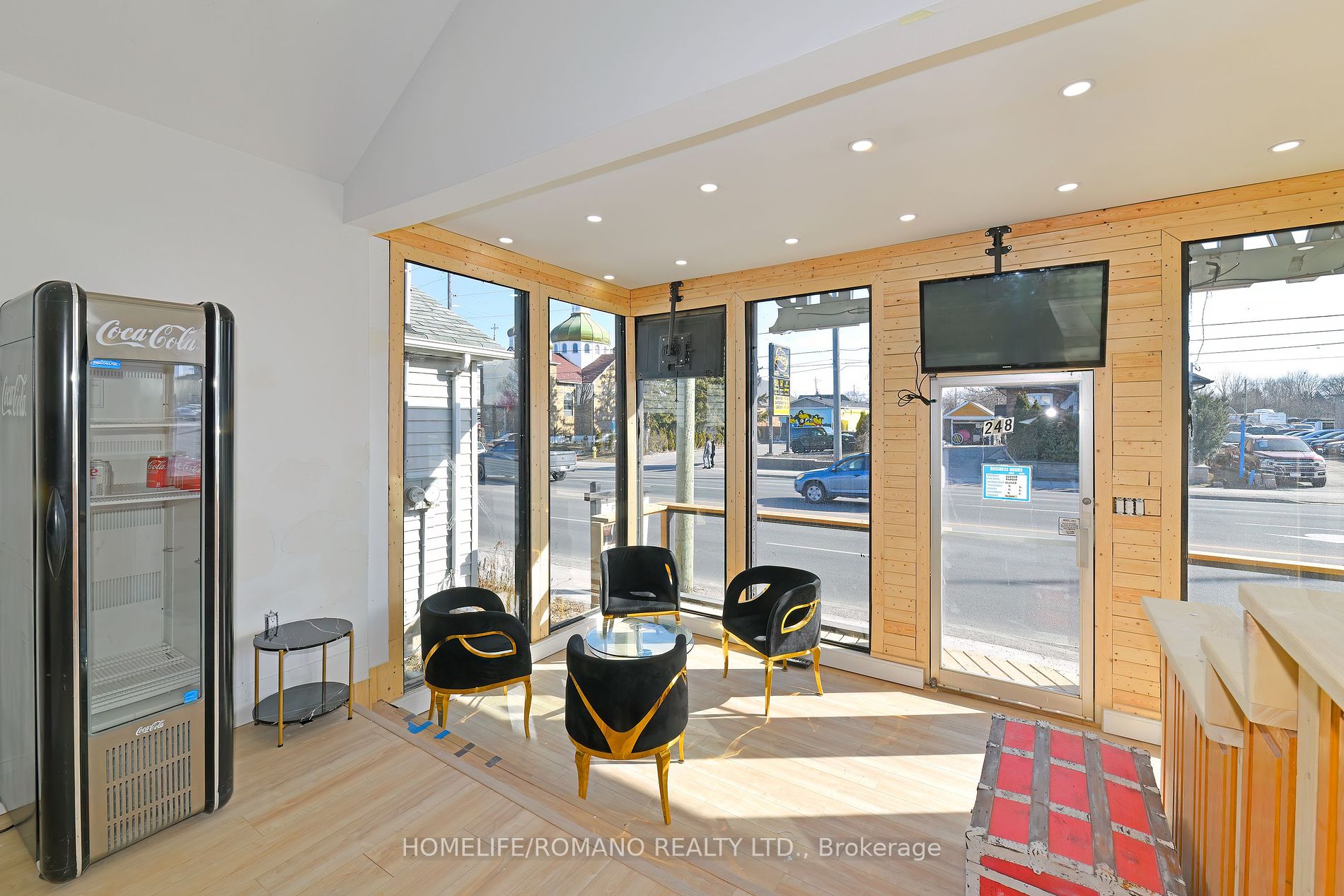 248 Bloor St E Property Photo 14