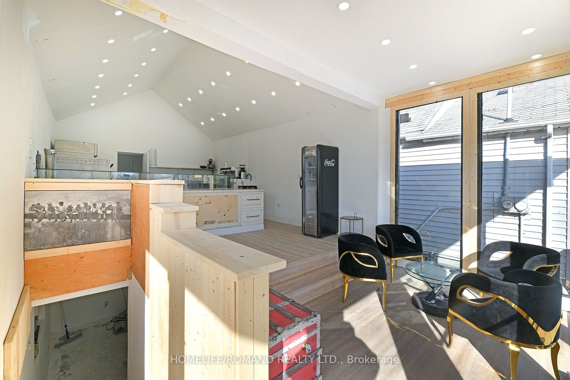 248 Bloor St E Property Photo 16