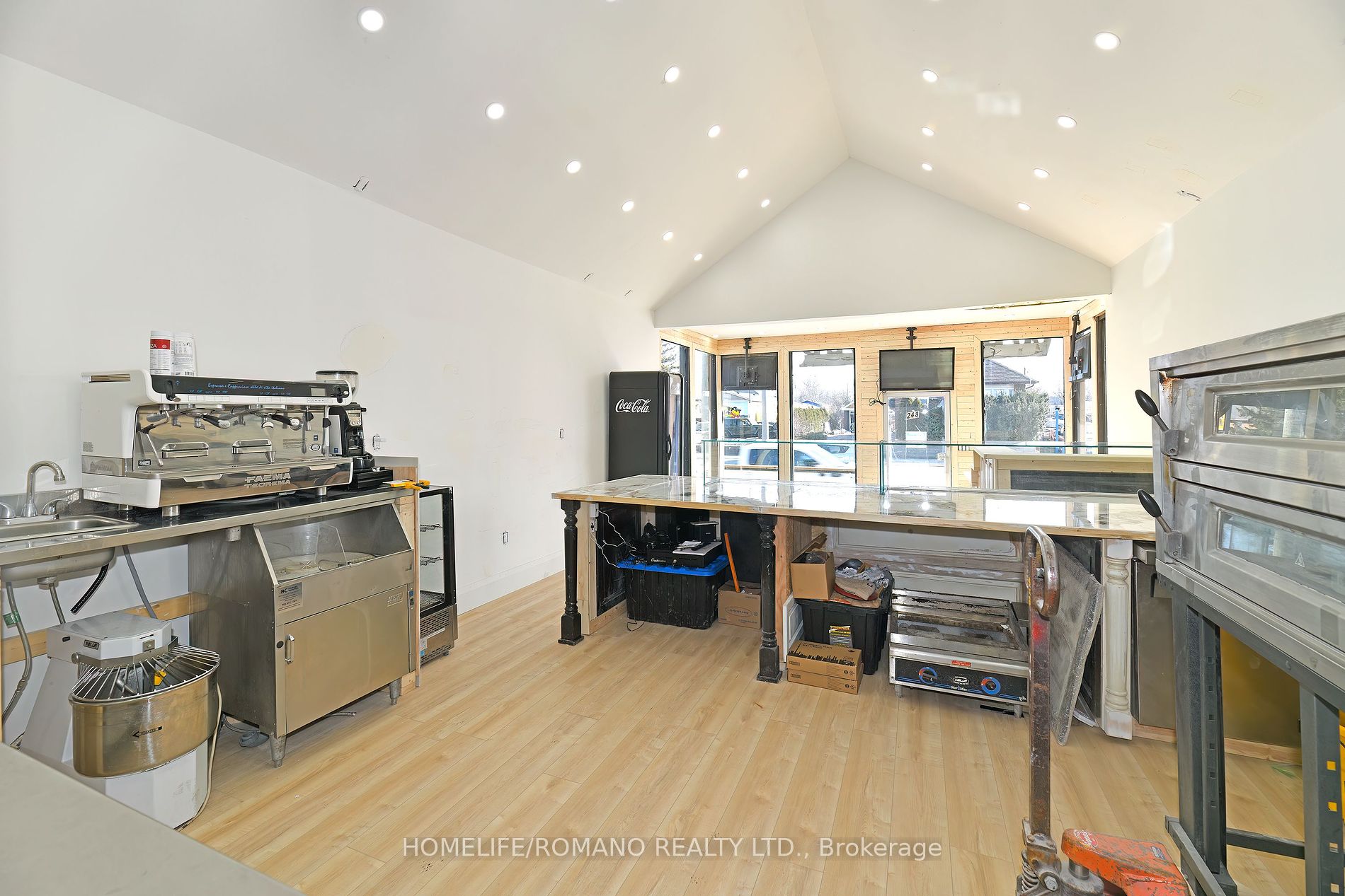 248 Bloor St E Property Photo 17