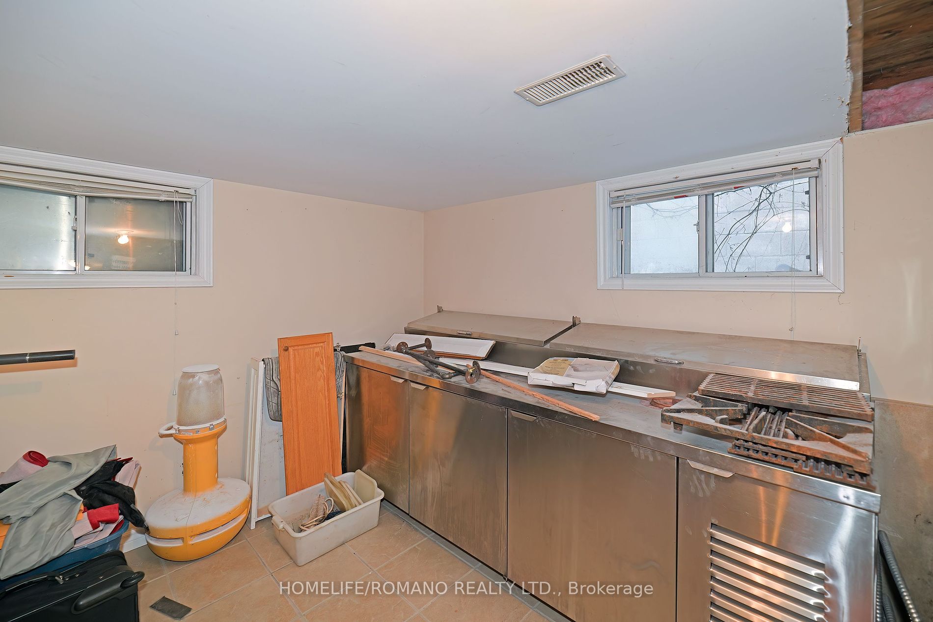 248 Bloor St E Property Photo 23