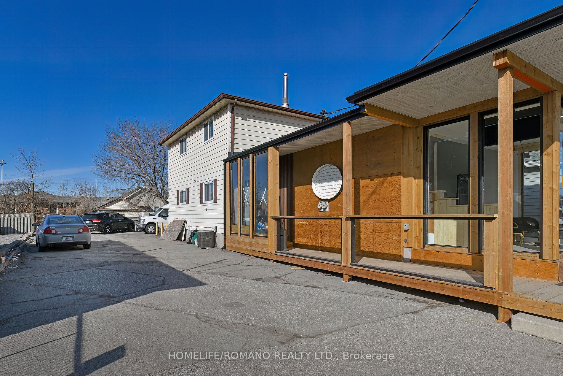 248 Bloor St E Property Photo 24