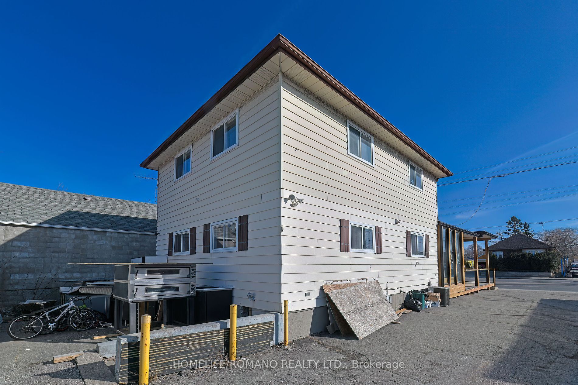 248 Bloor St E Property Photo 25