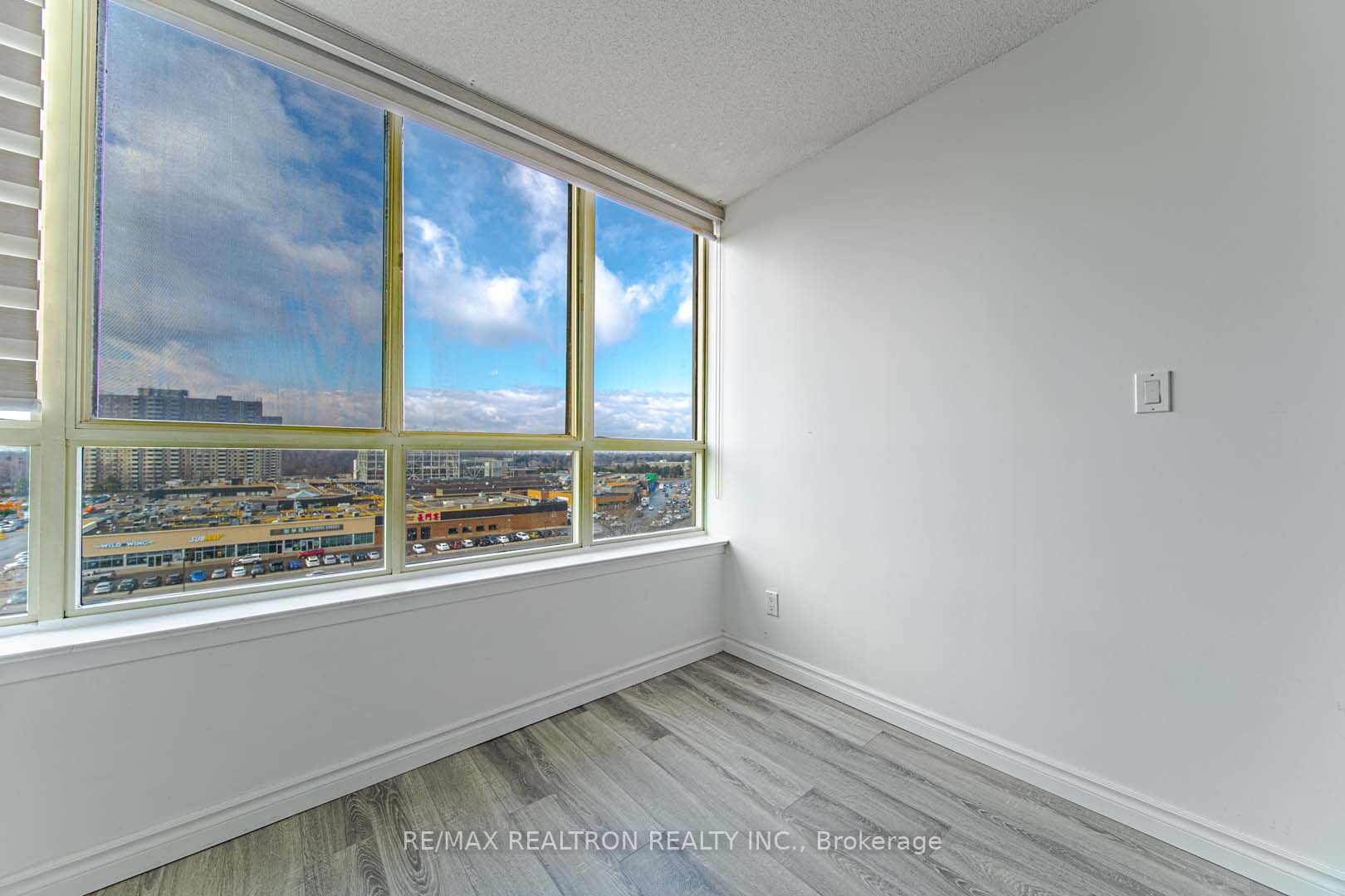 30 Thunder Grve 3 Property Photo 12