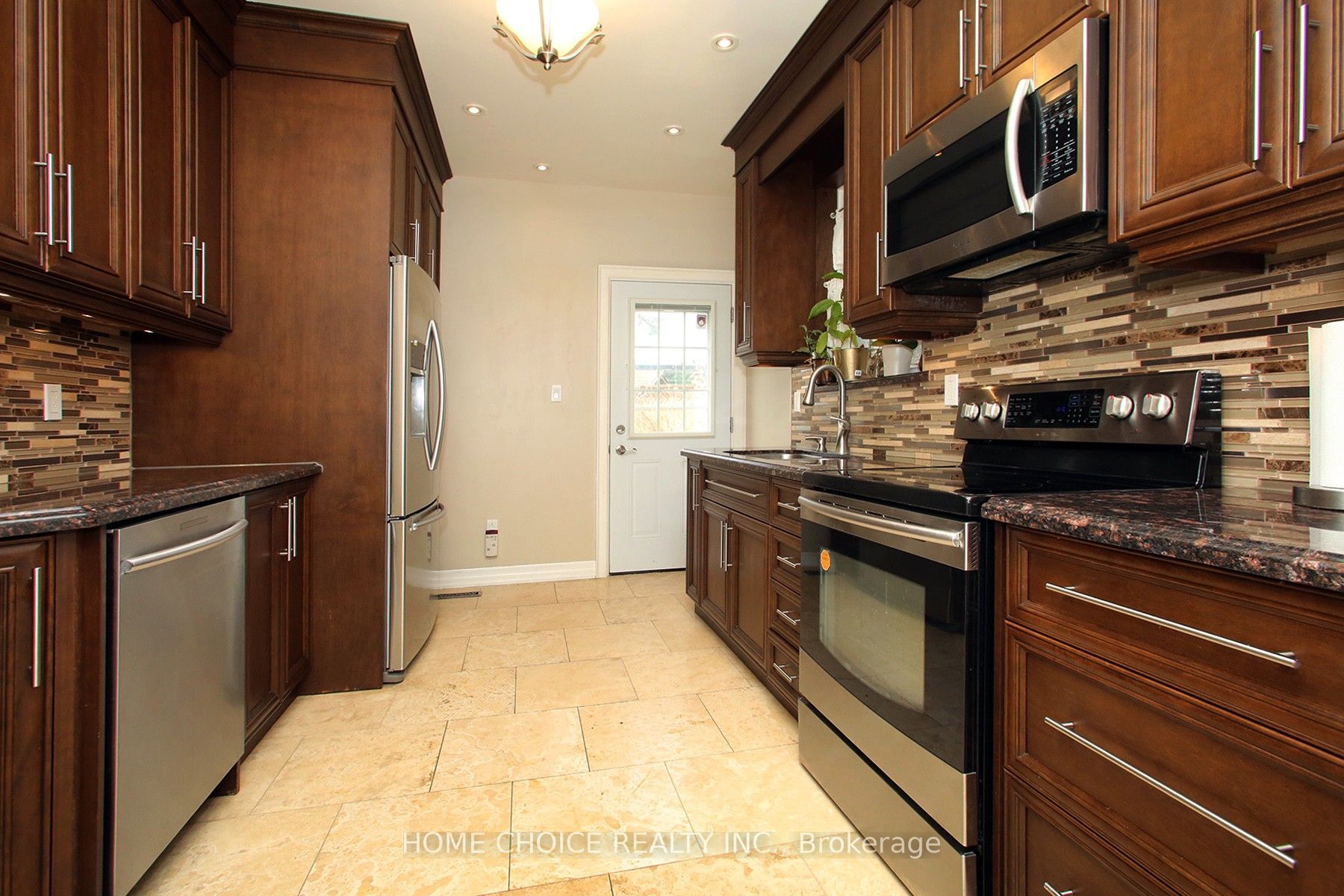 106 Carlaw Ave Property Photo 9