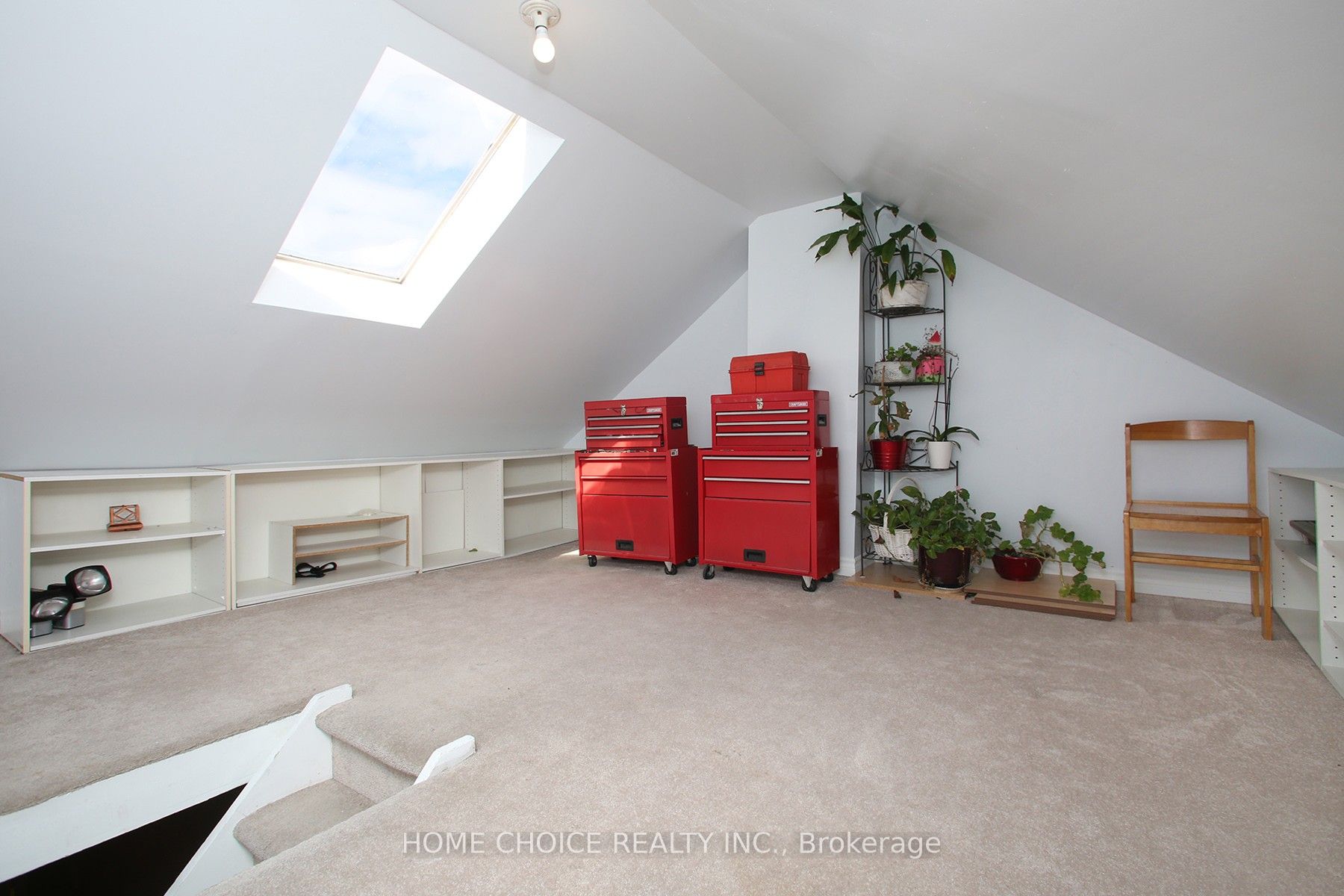 106 Carlaw Ave Property Photo 18
