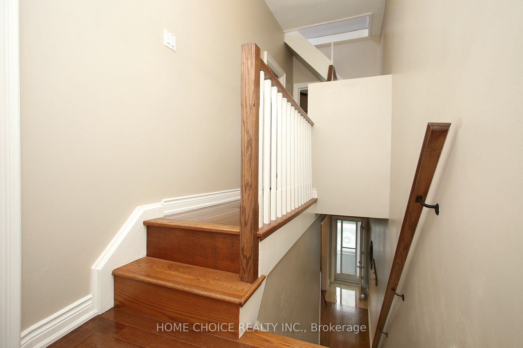 106 Carlaw Ave Property Photo 19