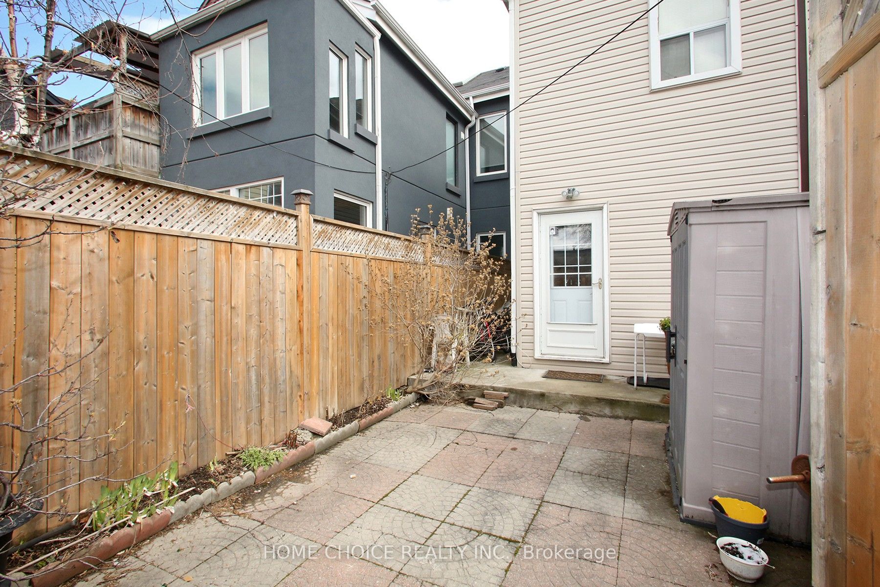 106 Carlaw Ave Property Photo 24