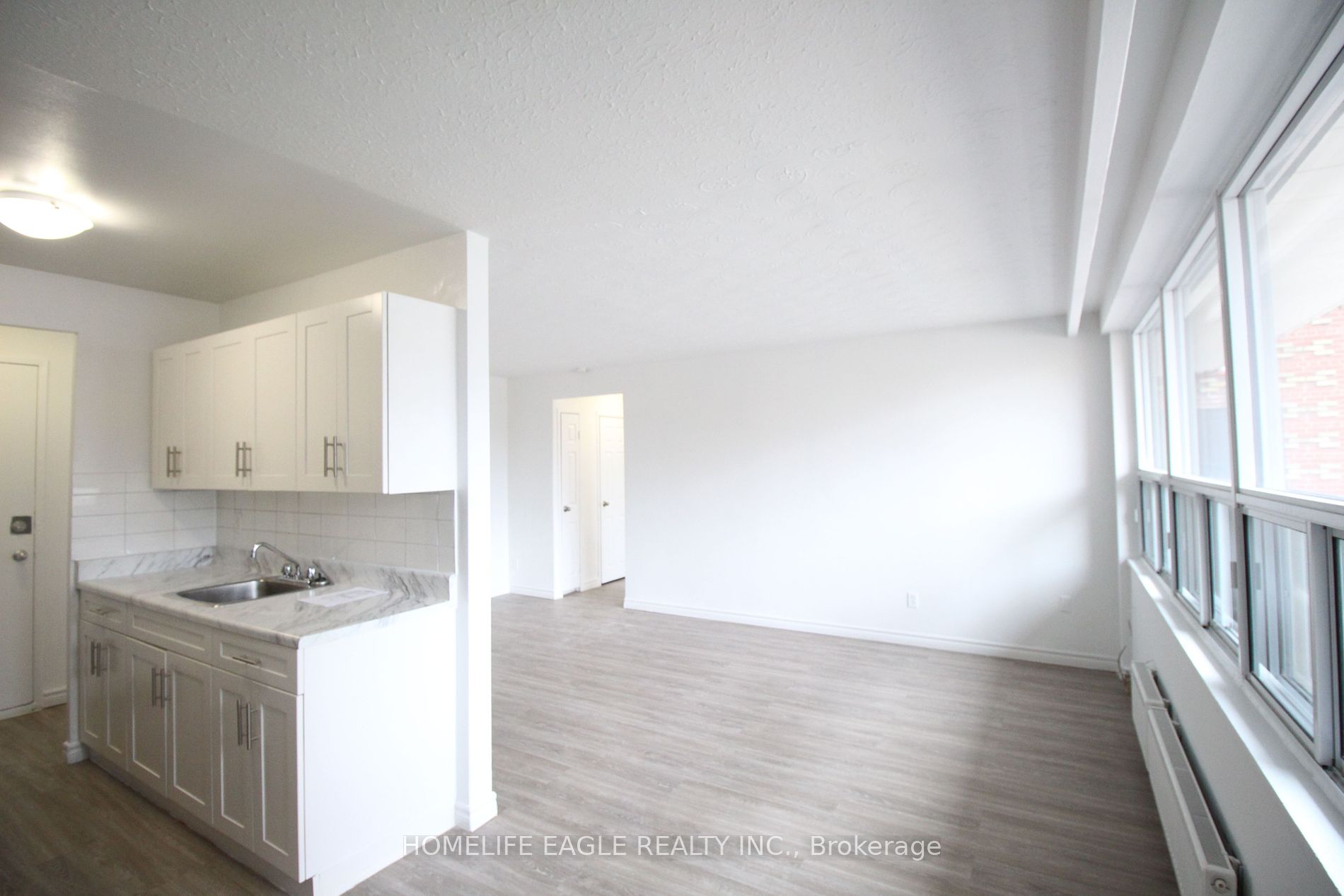 165 Cosburn Ave 208 Property Photo 3