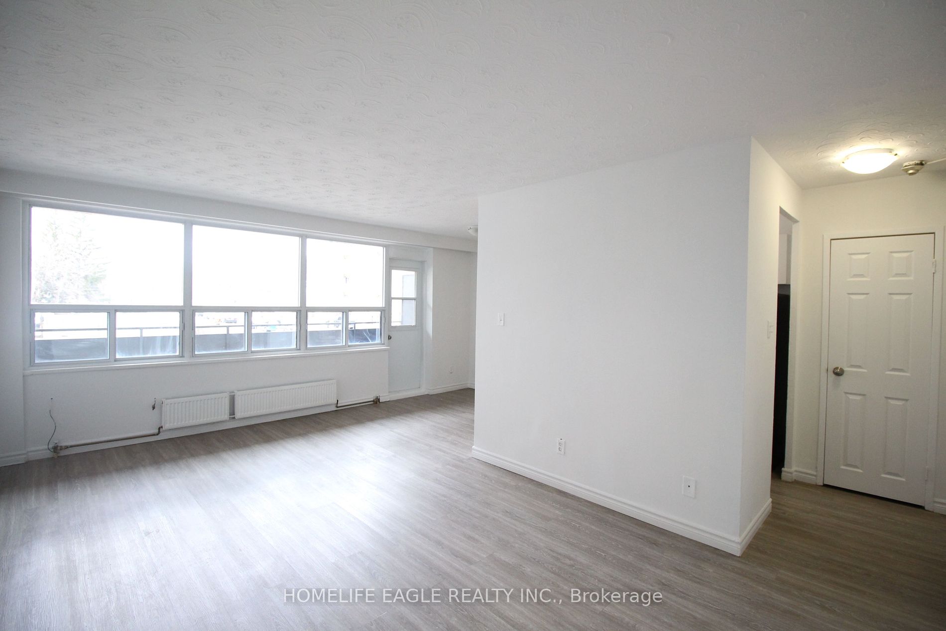 165 Cosburn Ave 208 Property Photo 6