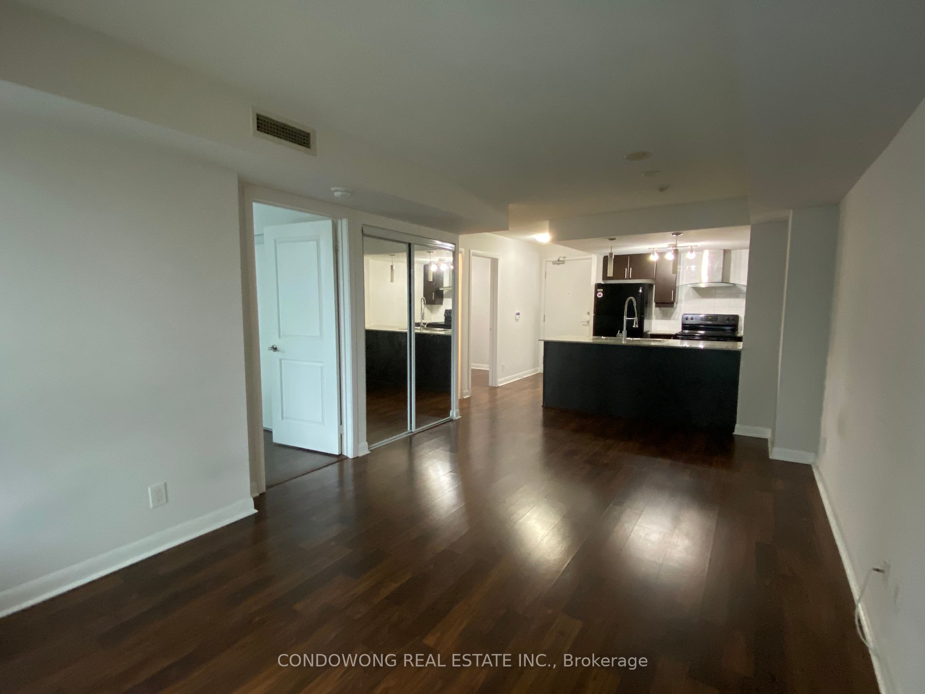 25 Town Centre Crt 08 Property Photo 6