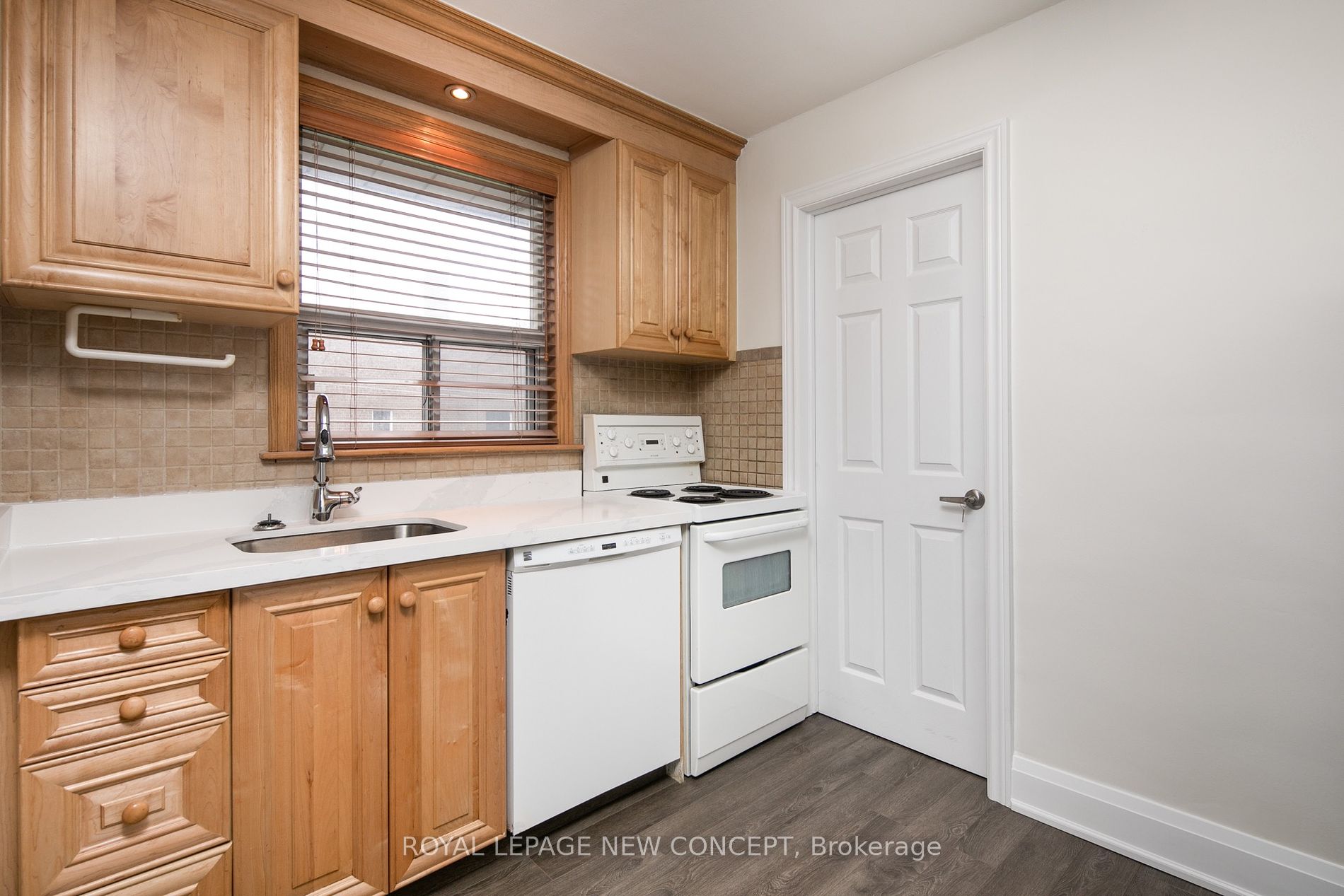 1112 Greenwood Ave Property Photo 12