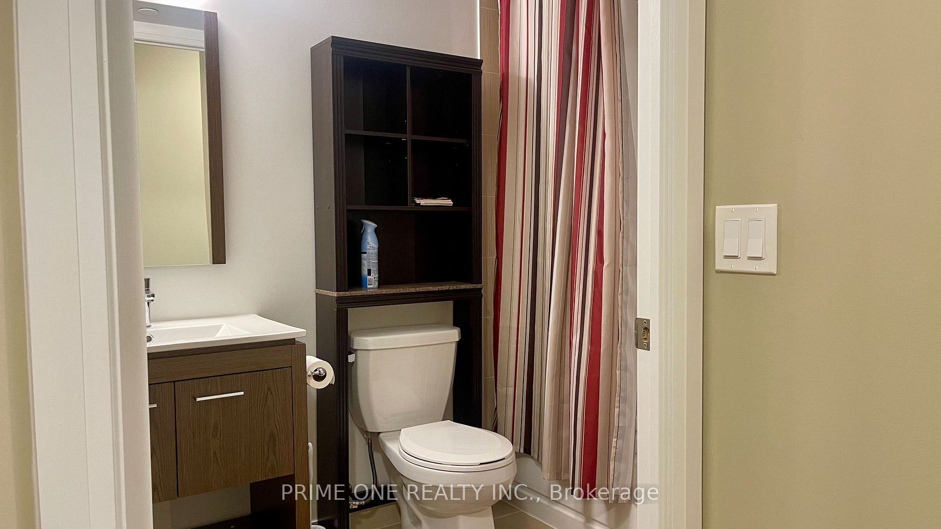 30 Meadowglen Pl 18 Property Photo 17