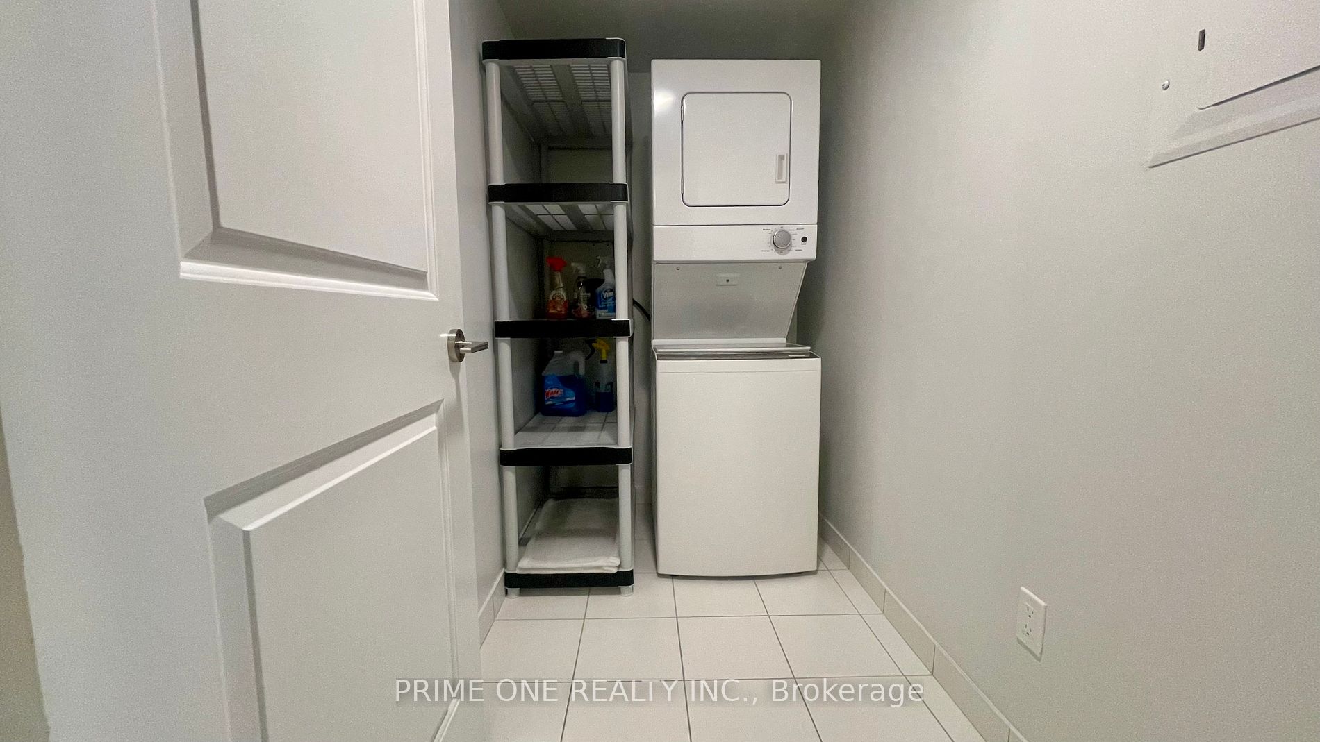 30 Meadowglen Pl 18 Property Photo 20