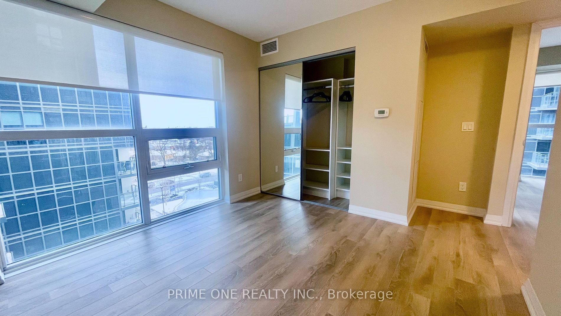 30 Meadowglen Pl 18 Property Photo 22