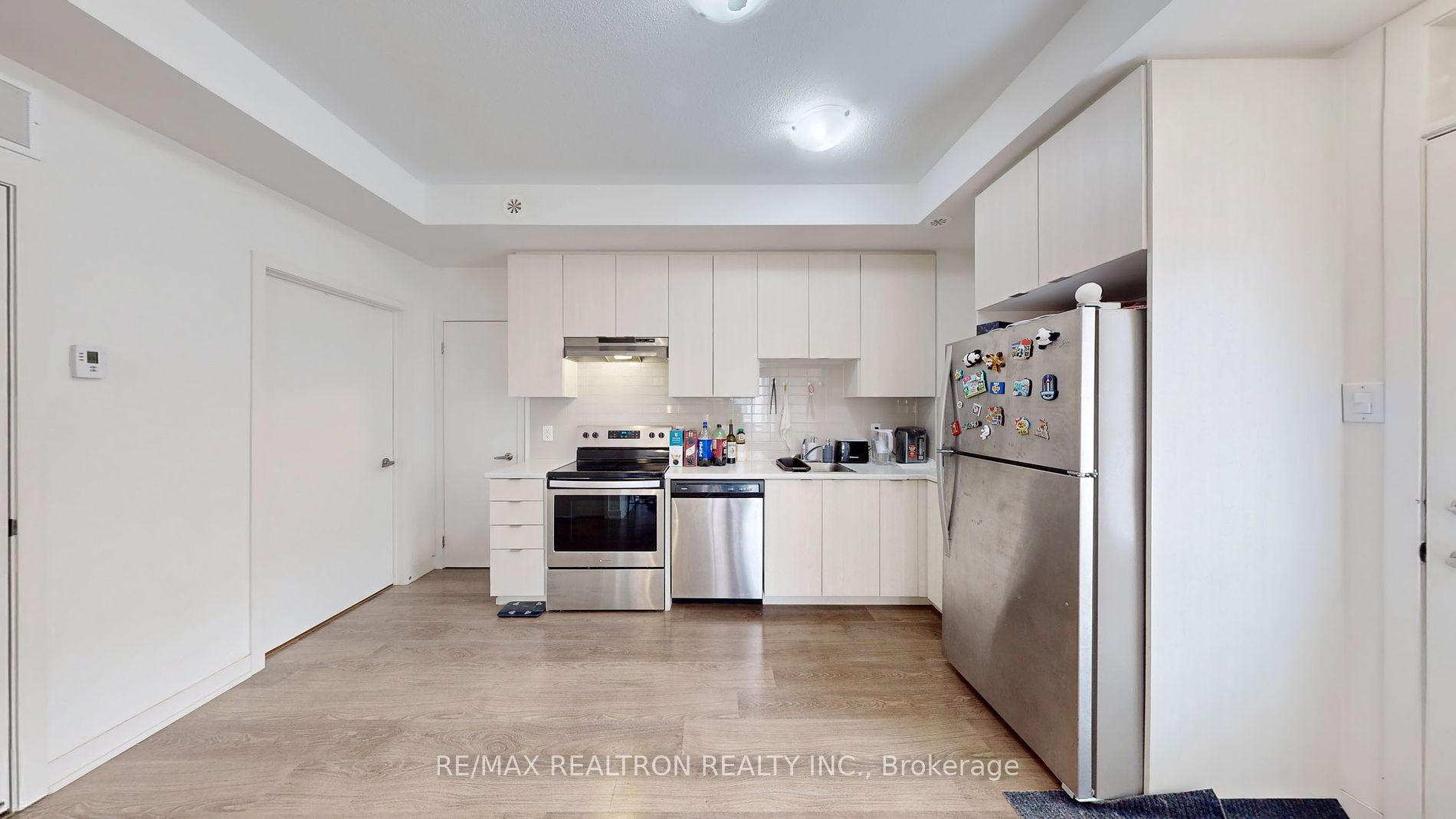 70 Orchid Place Dr 23 Property Photo 3