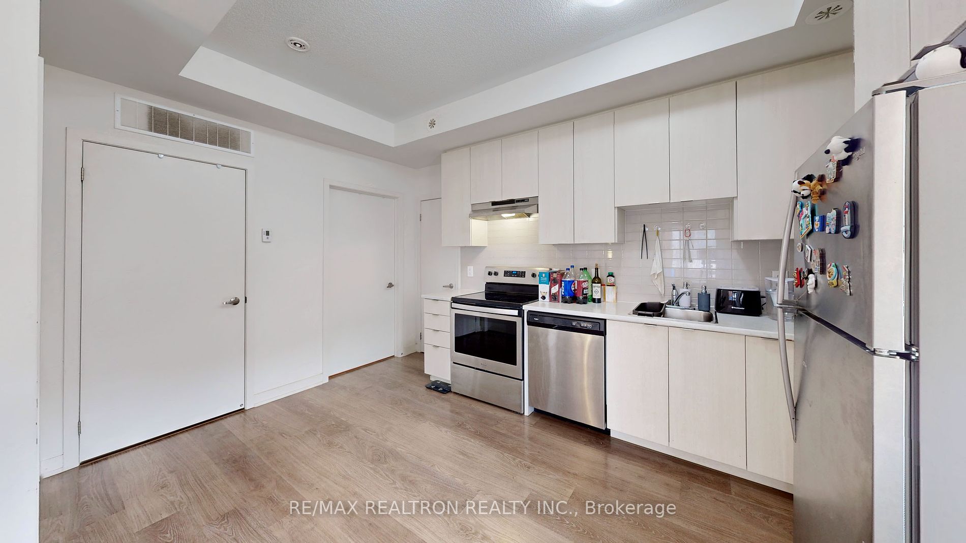 70 Orchid Place Dr 23 Property Photo 16