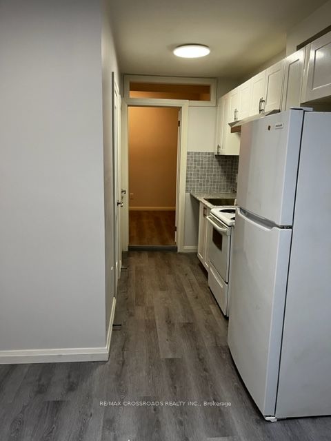 2704 Danforth Ave Property Photo 3