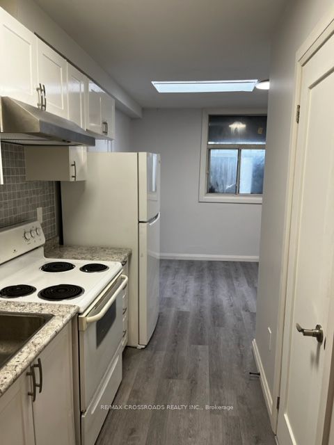 2704 Danforth Ave Property Photo 6