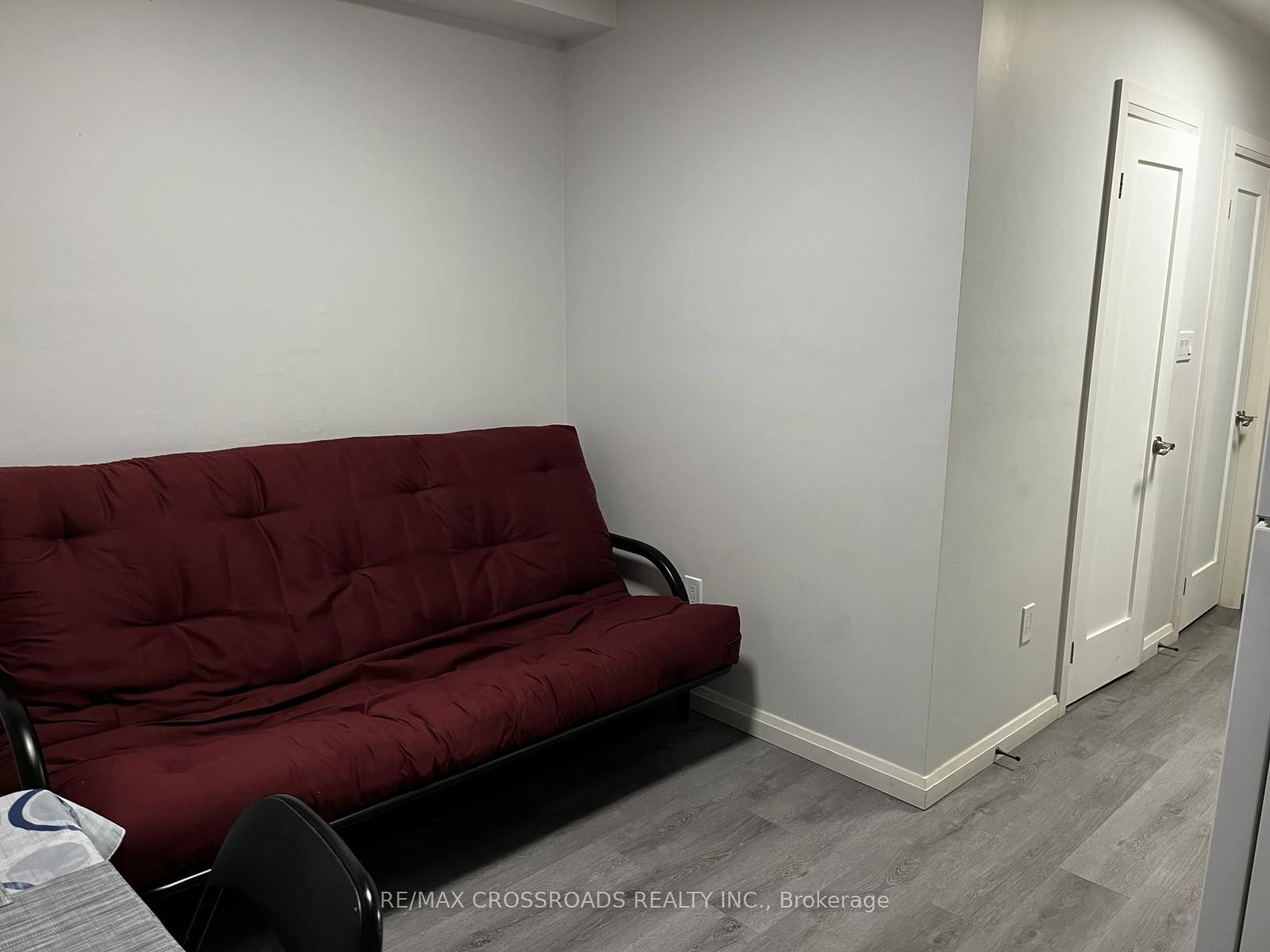 2704 Danforth Ave Property Photo 12