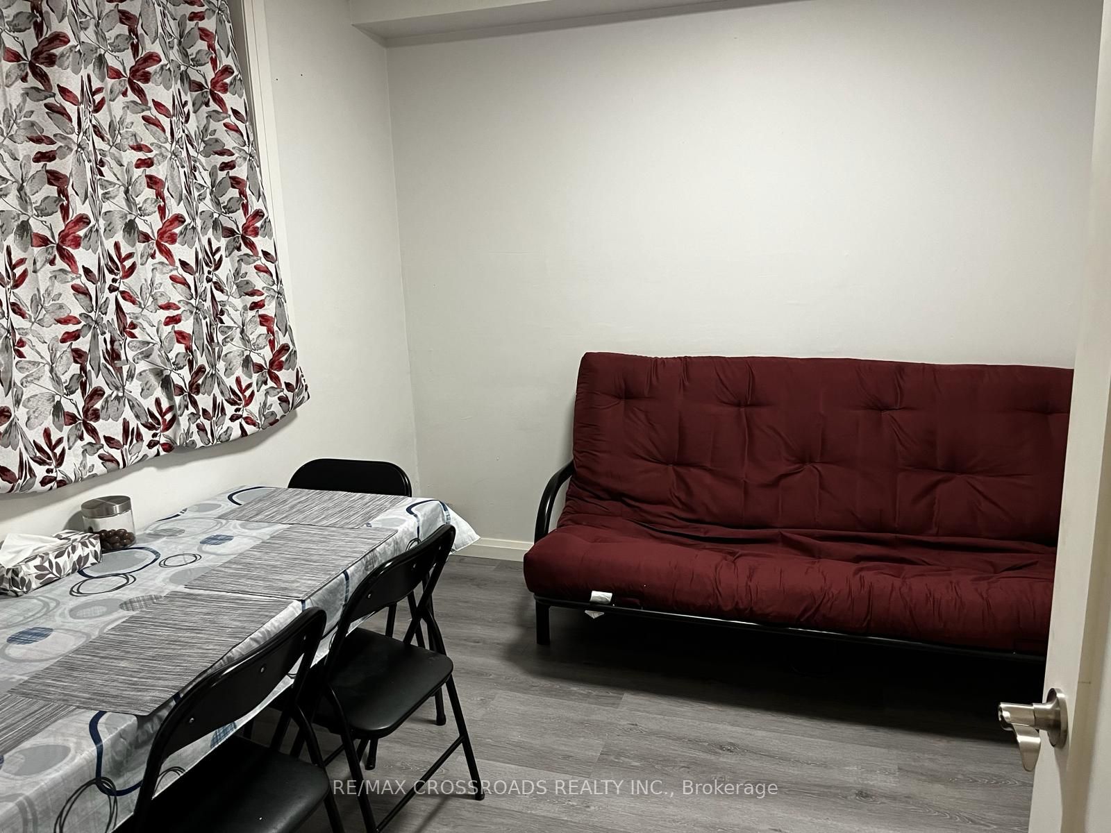 2704 Danforth Ave Property Photo 15
