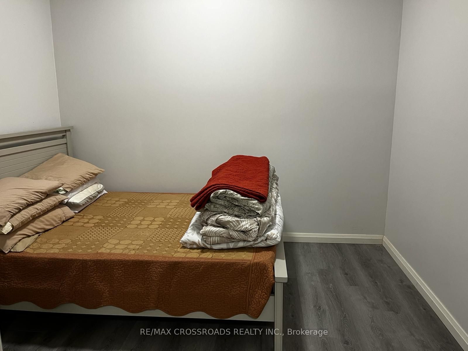2704 Danforth Ave Property Photo 17