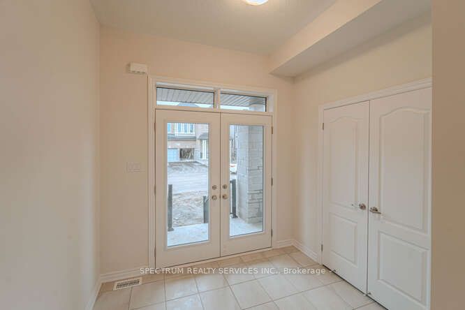13 Waterfront Cres Property Photo 4