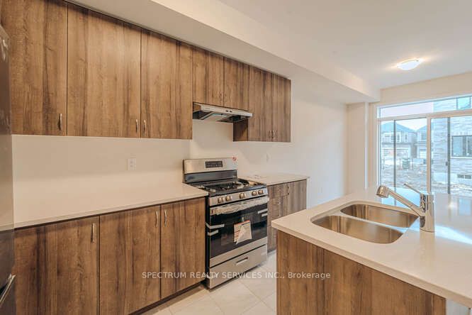 13 Waterfront Cres Property Photo 6