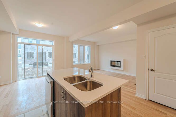 13 Waterfront Cres Property Photo 9