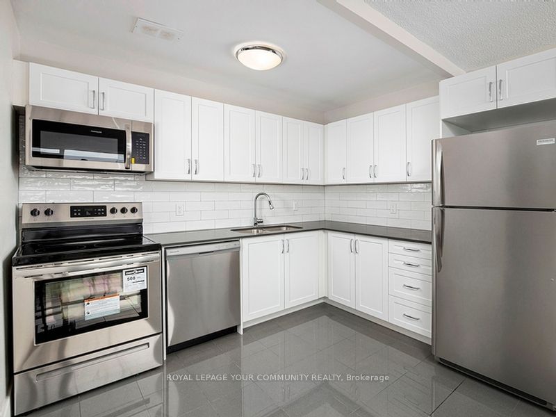 3111 Eglinton Ave E 09 Property Photo 3