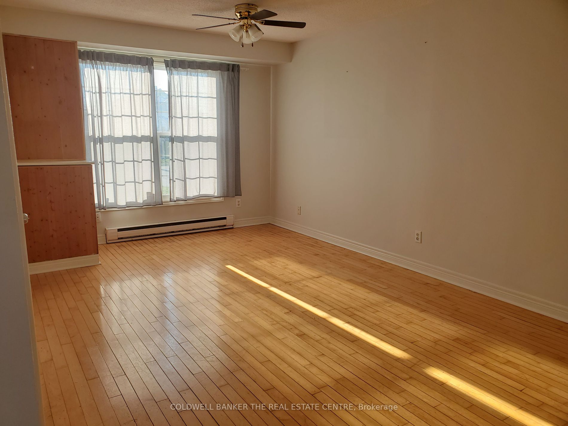 1191 Simcoe St S Property Photo 2