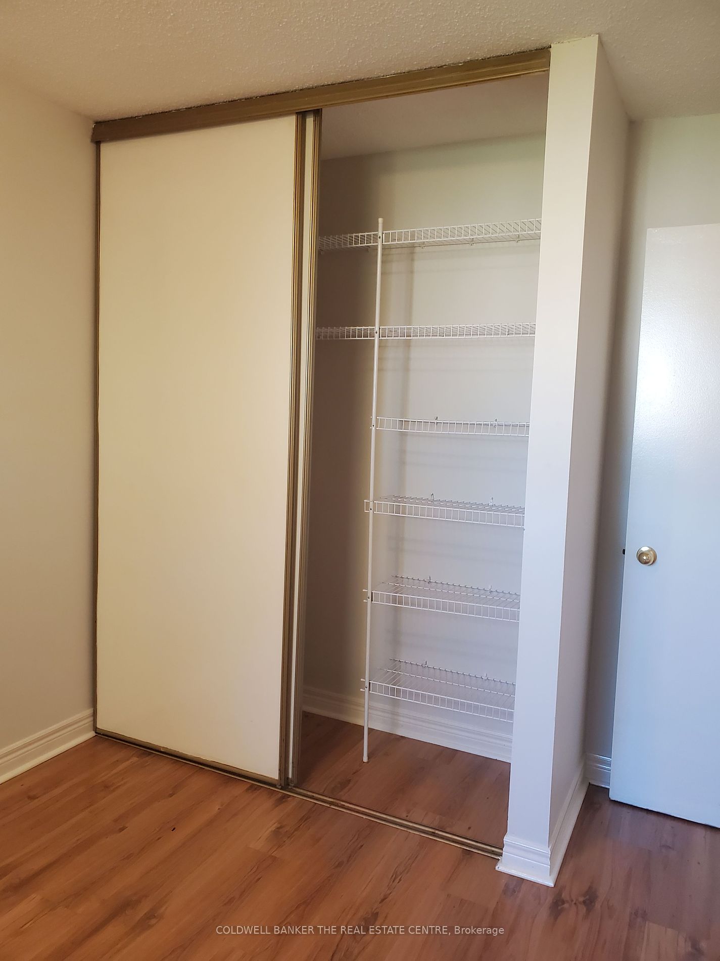 1191 Simcoe St S Property Photo 11