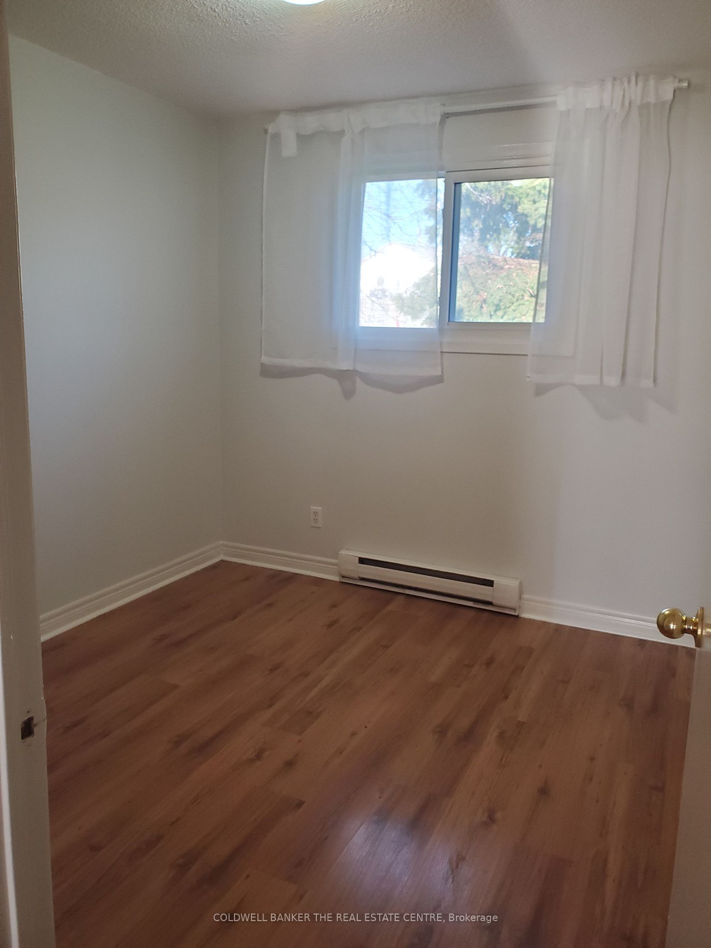 1191 Simcoe St S Property Photo 12