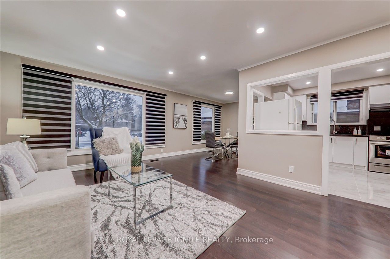 830 Scarborough Golfclub Rd Property Photo 2