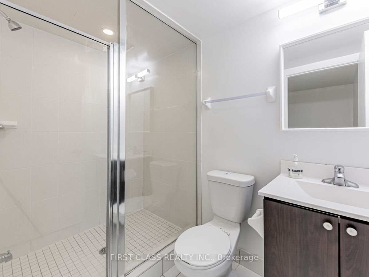 295 Village Green Sq 56 Property Photo 23