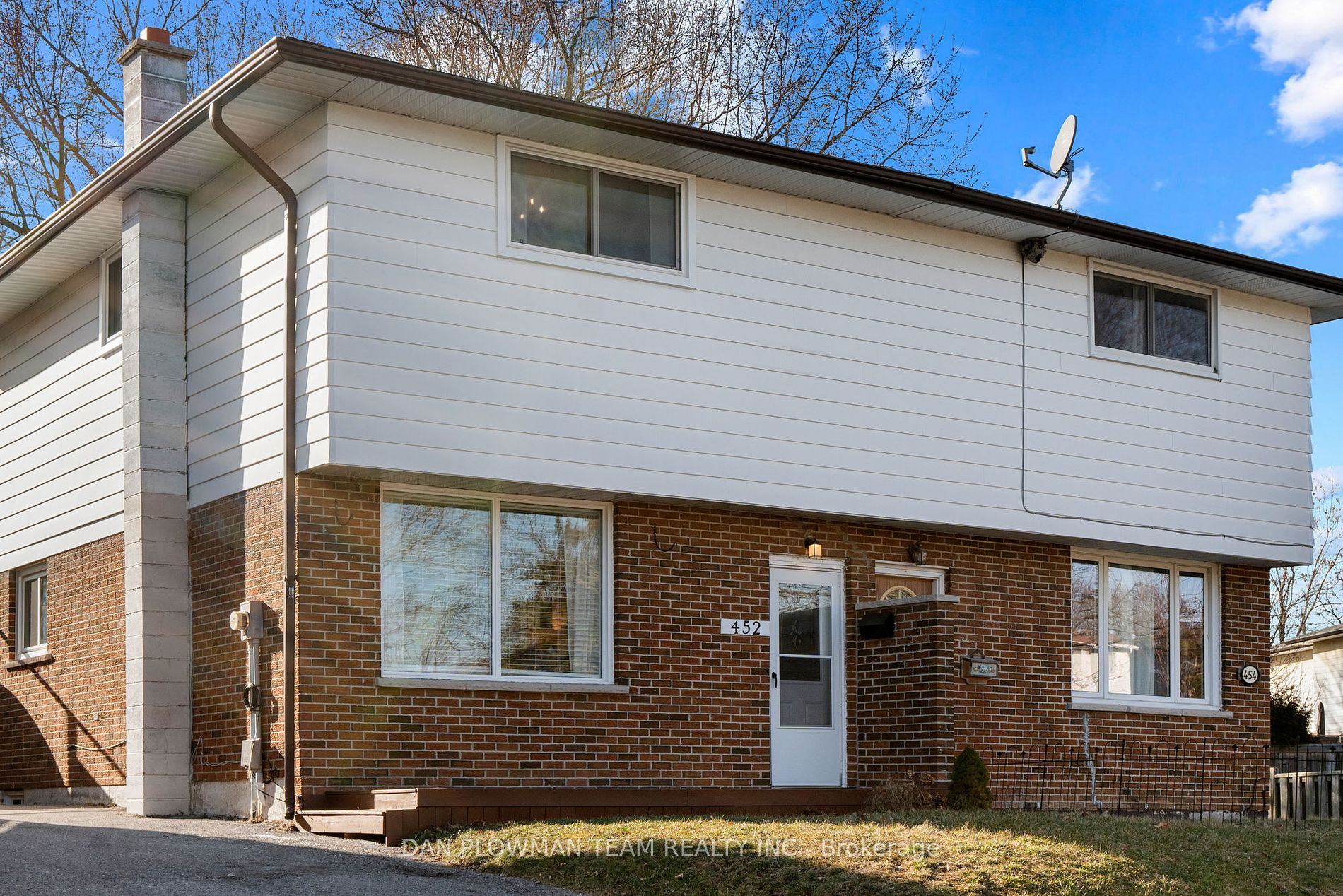 452 Maplewood Dr Picture