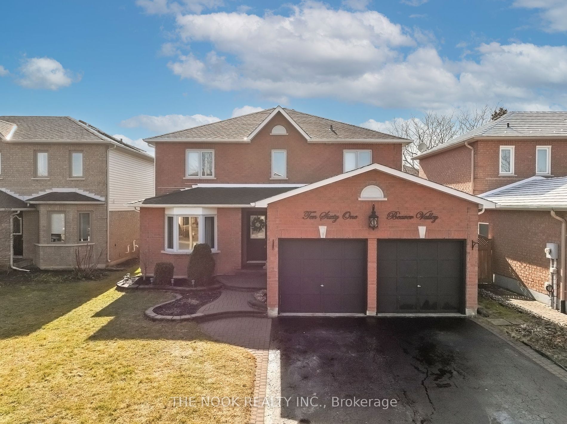 1061 Beaver Valley Cres Property Photo