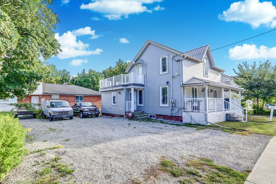 17 Royal St Property Photo 2