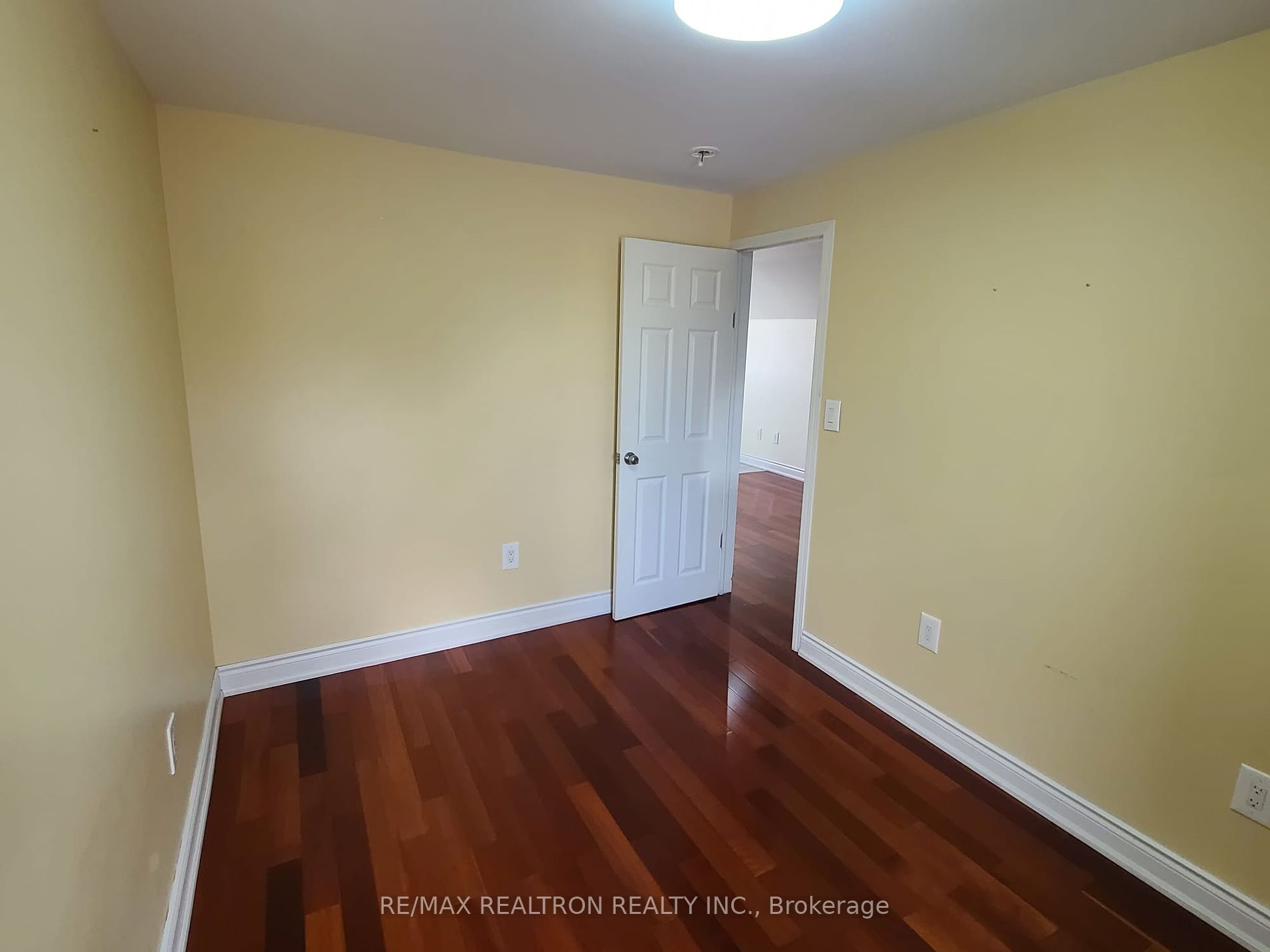 17 Royal St Property Photo 6