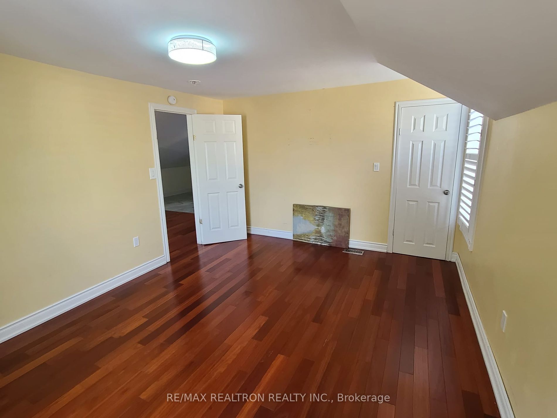 17 Royal St Property Photo 7