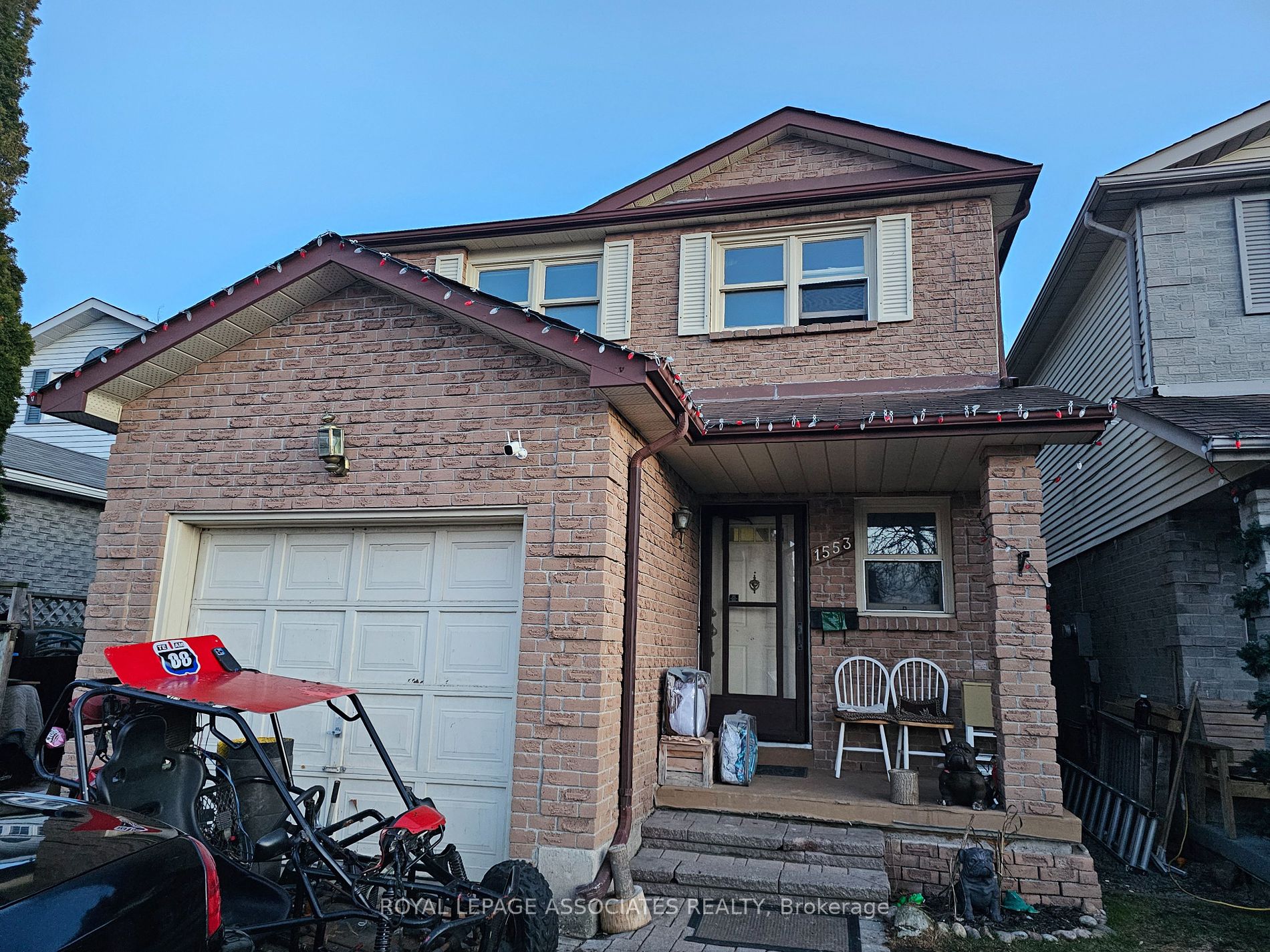 1553 Norwill Cres Property Photo 1