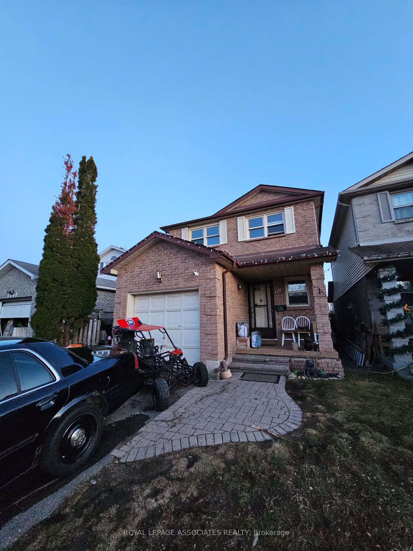 1553 Norwill Cres Property Photo 2