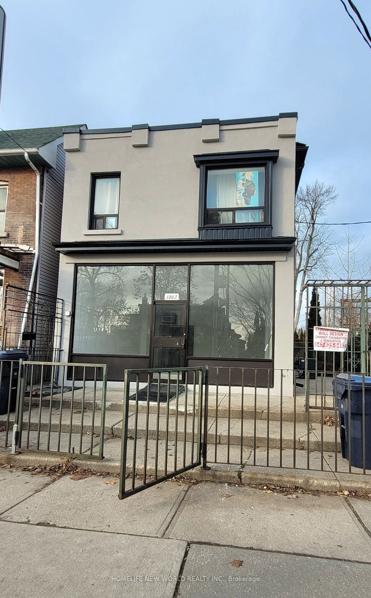 1842 Dundas St E Property Photo 2