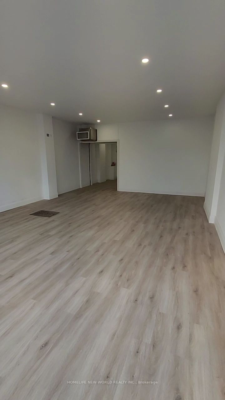1842 Dundas St E Property Photo 21