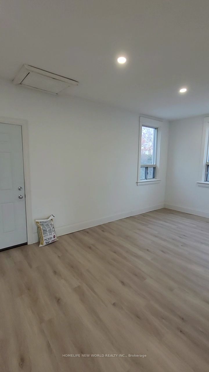 1842 Dundas St E Property Photo 25