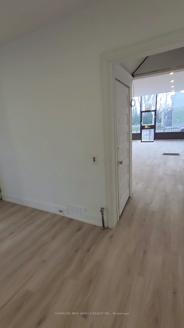 1842 Dundas St E Property Photo 27