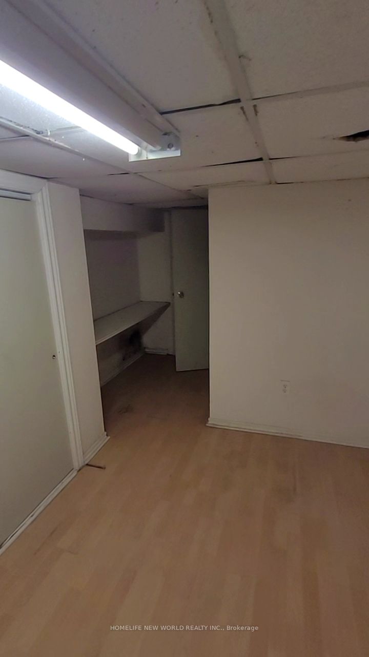 1842 Dundas St E Property Photo 31