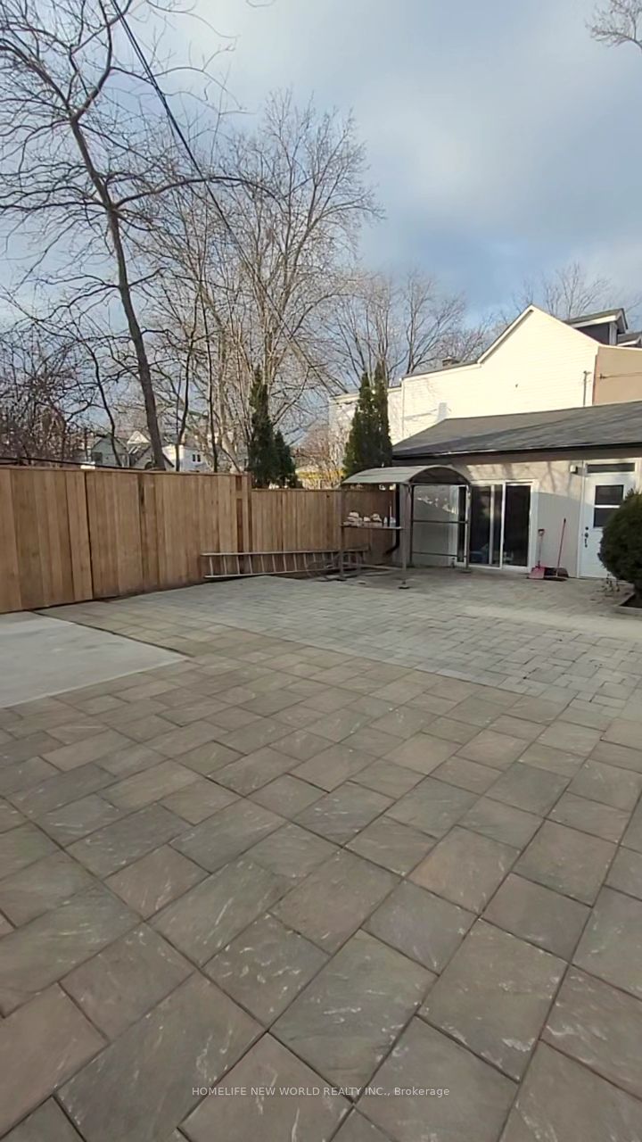 1842 Dundas St E Property Photo 39
