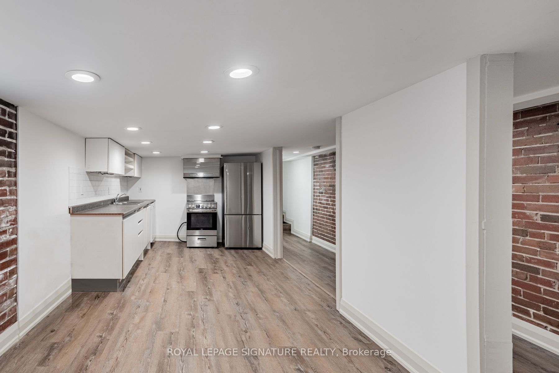 49 Stanhope Ave Property Photo 5